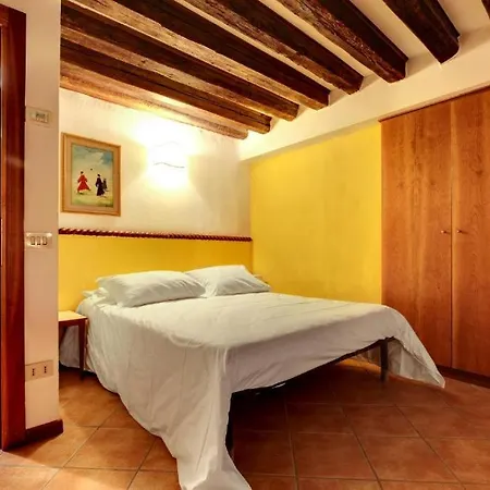 Elegante Con Da Letto Vicinissimo A Via Garibaldi Appartamento Venezia