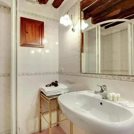Apartment Elegante Con Da Letto Vicinissimo A Via Garibaldi