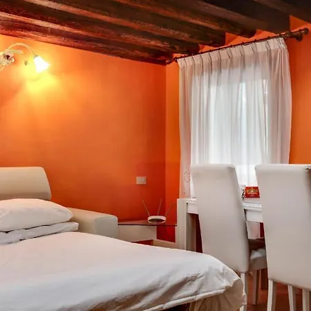 Apartment Elegante Con Da Letto Vicinissimo A Via Garibaldi